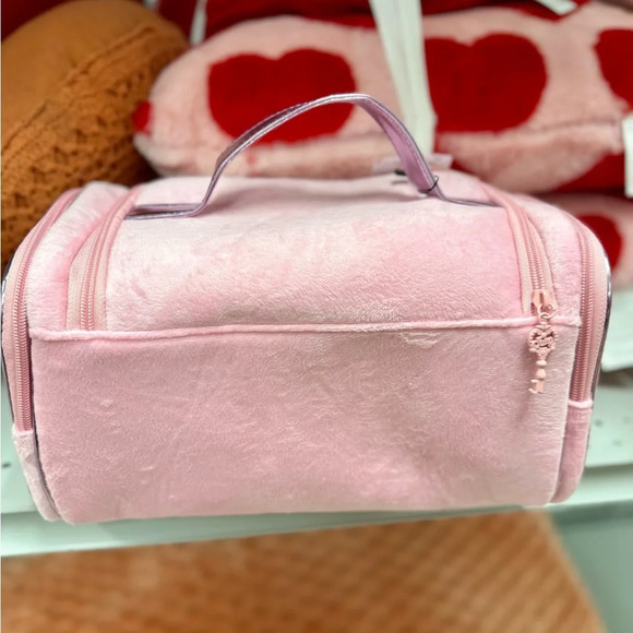 Juicy Couture Pink Velour Extra Large Travel Makeup/Toiletry Bag - Picture 2 of 3